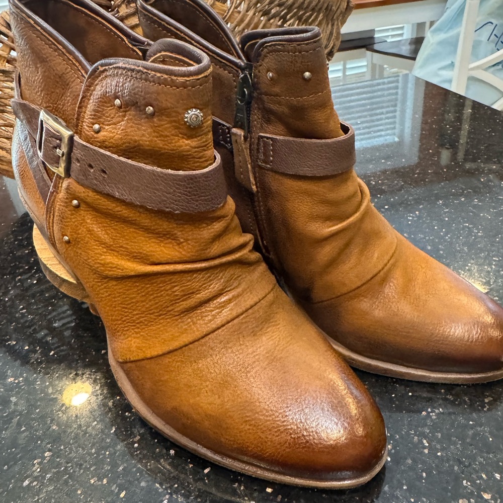 Mix Mooz booties. Never worn.